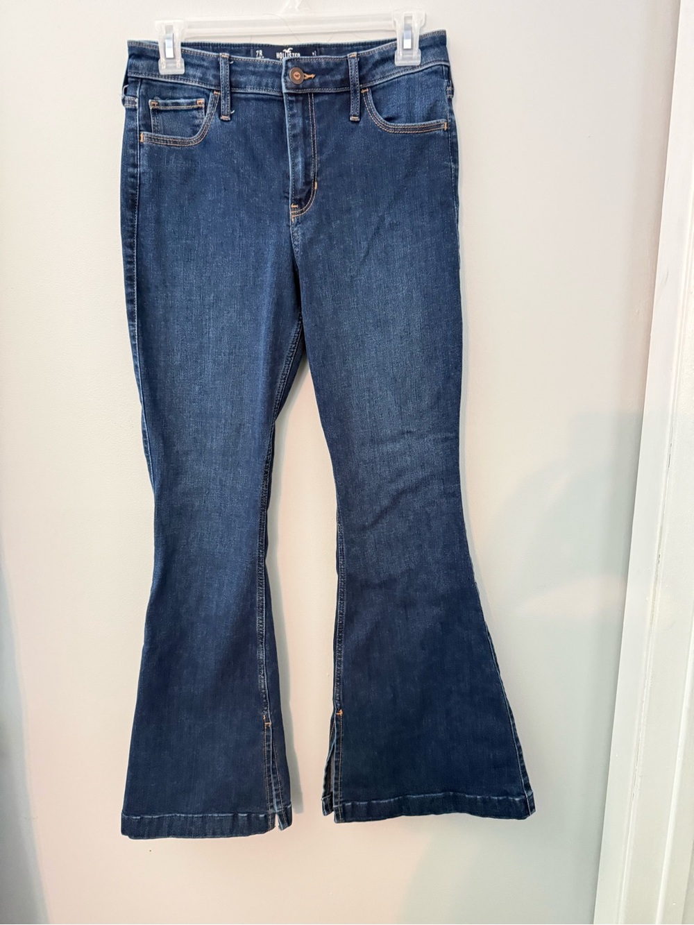 Hollister HIGH-RISE VINTAGE FLARE dark wash size 7 regular